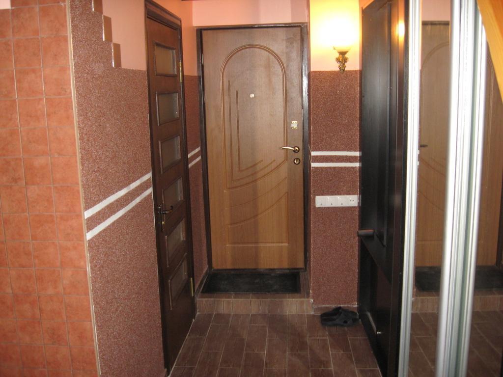 Квартира на площі Старий Ринок з балконом Львов Экстерьер фото